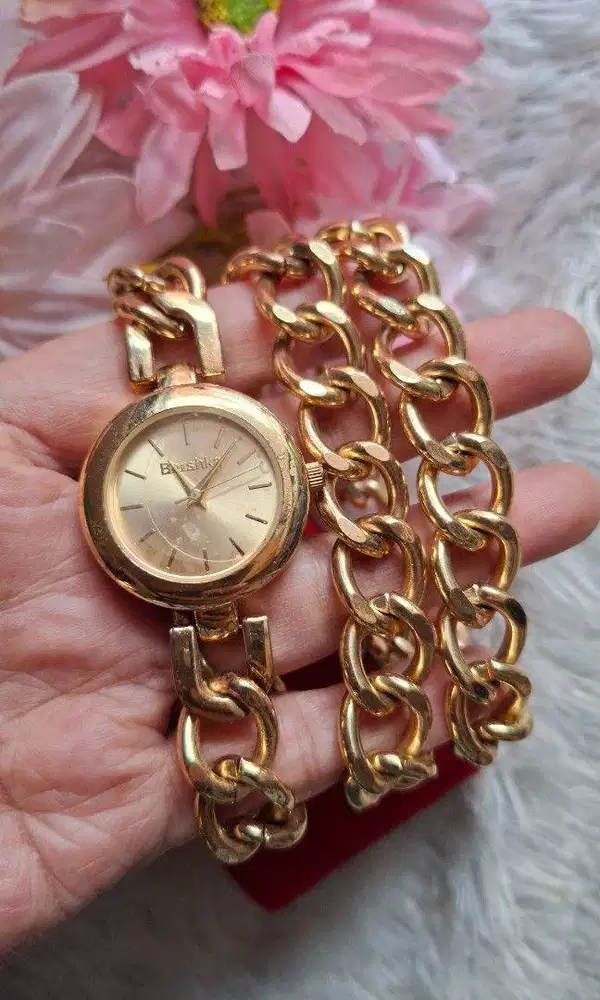 ​Jam Tangan Fashion Wanita Bershka (Preloved)