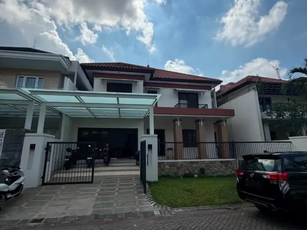 Rumah Graha Family Full Furnished - Hadap Selatan - Carport 4 mobil