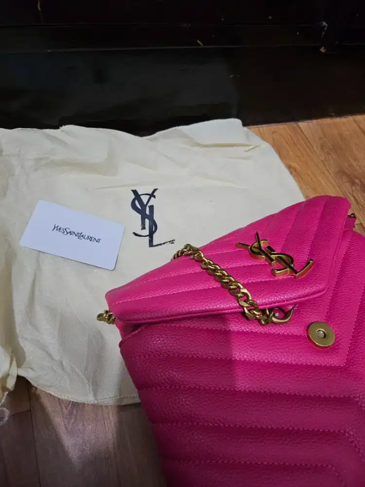 Tas YSL pink kondisi seperti baru