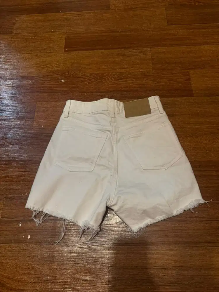 Celana hot pants jeans wanita HM
