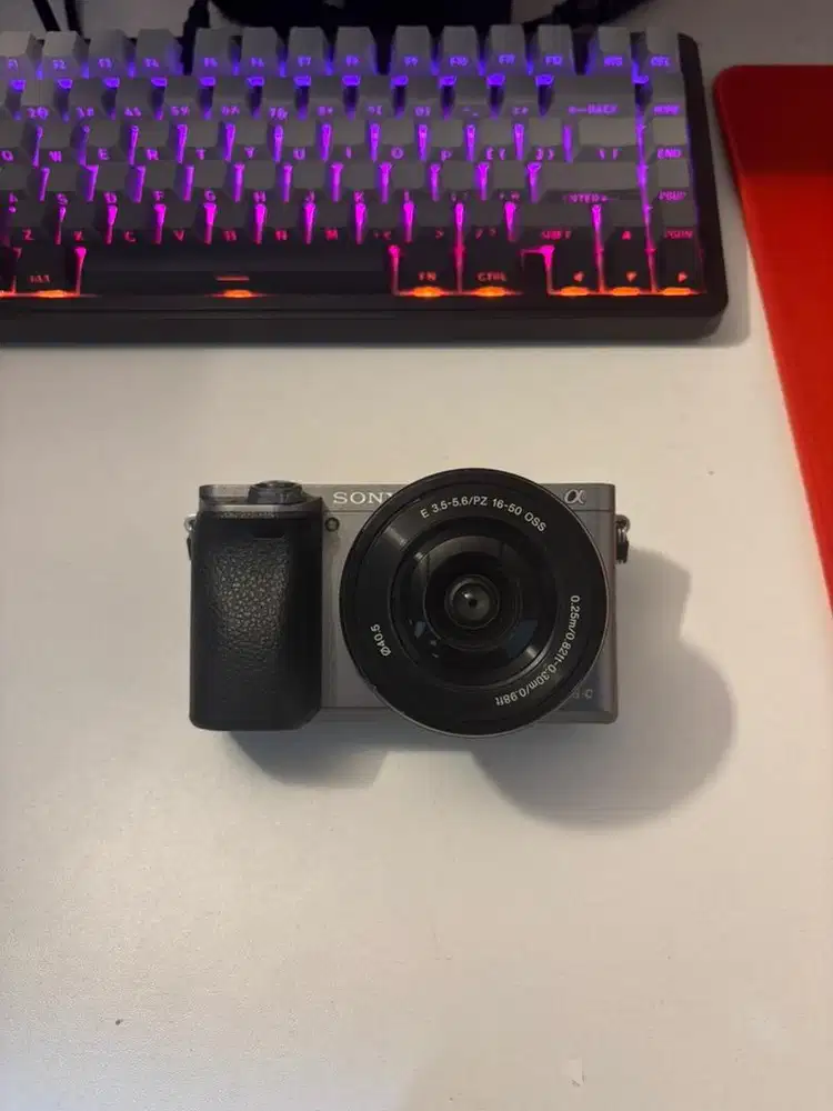 Sony A6000 + Kit Lens 16-50mm