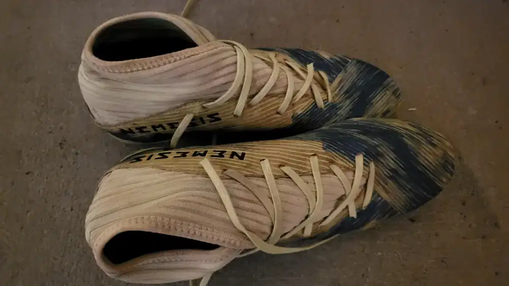 Sepatu Bola Adidas Nemeziz 19.3 FG