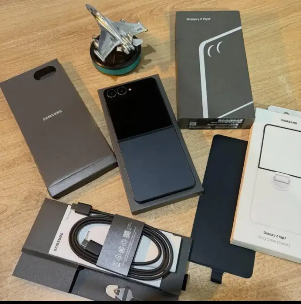 Samsung Z Flip 7 Lengkap 12/256Gb