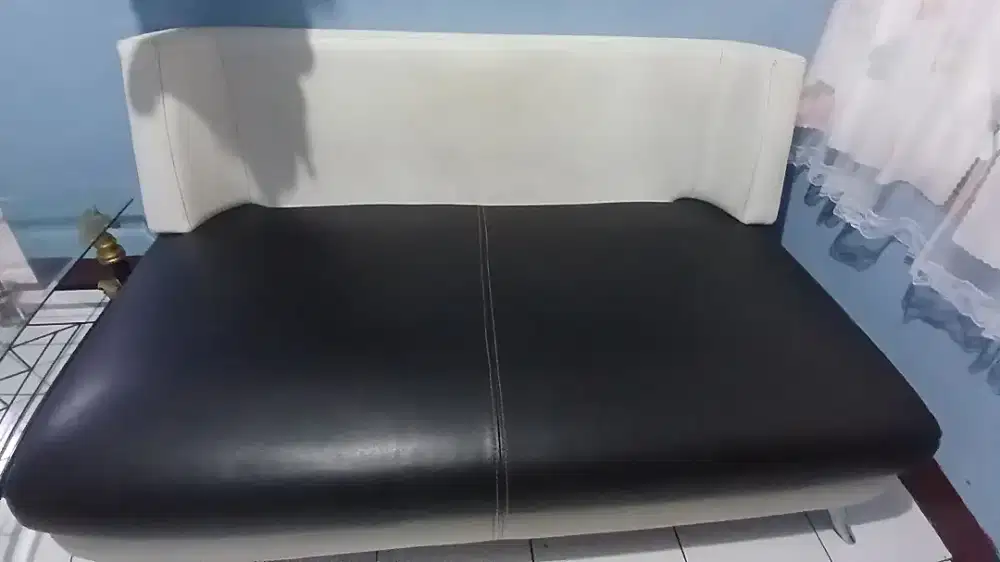 Di jual sofa + meja