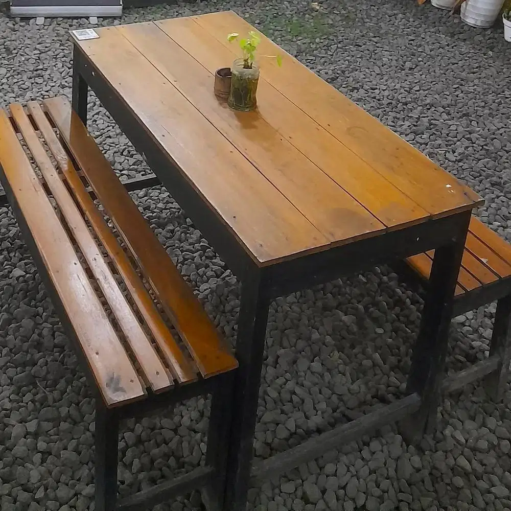 Meja Kayu + 2 Kursi Panjang