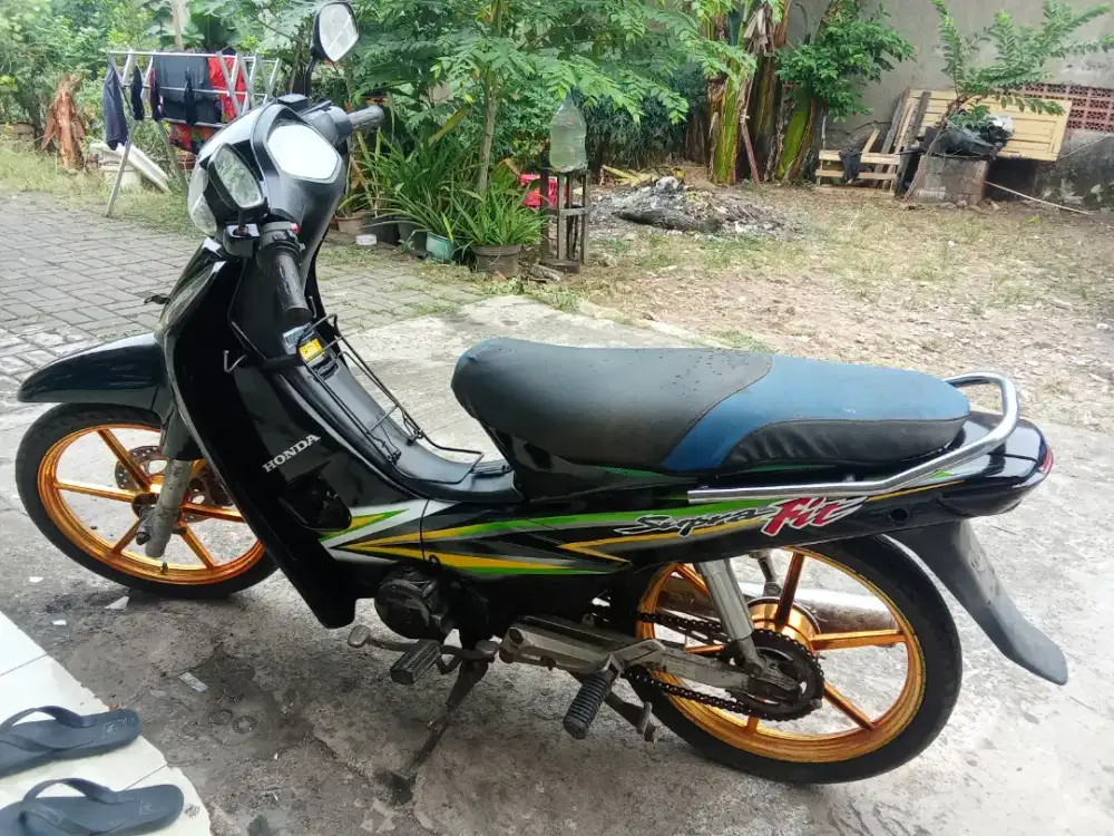 Motor bebek Honda Supra fit