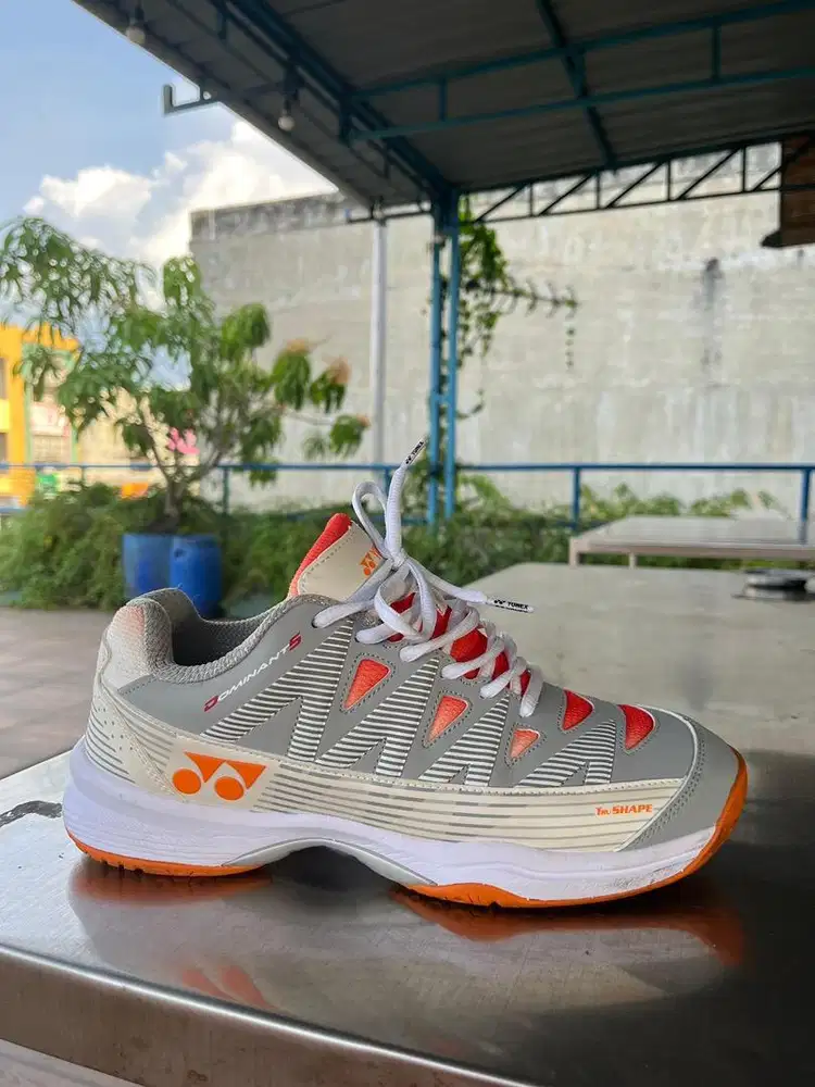 Sepatu Badminton YONEX DOMINANT 5