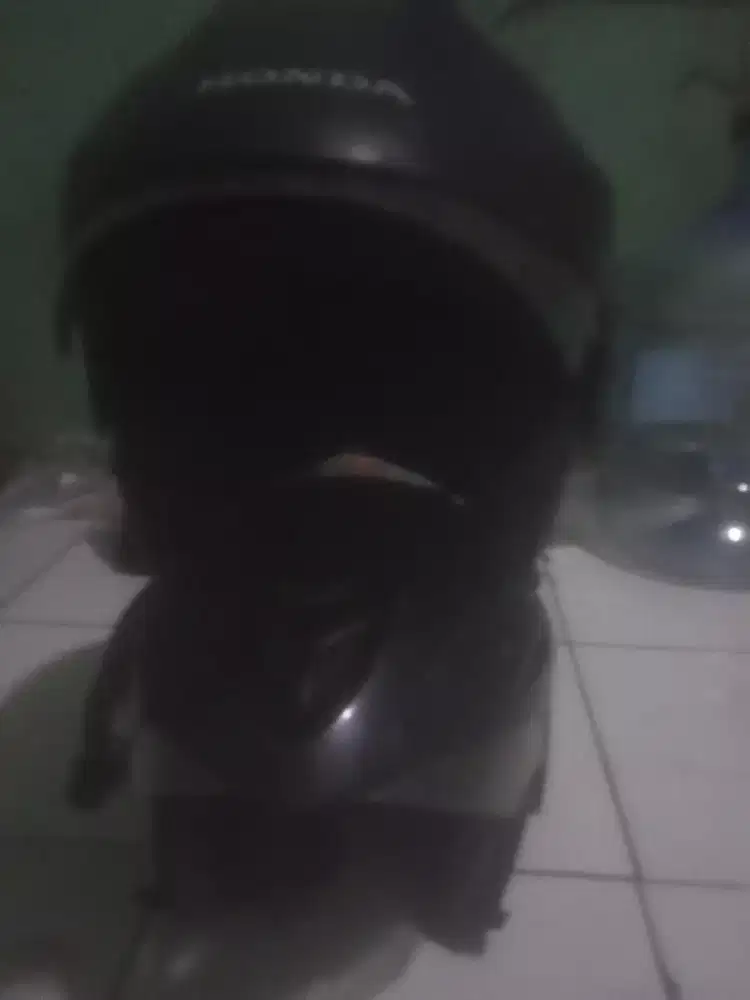 2  buah Helm bekas