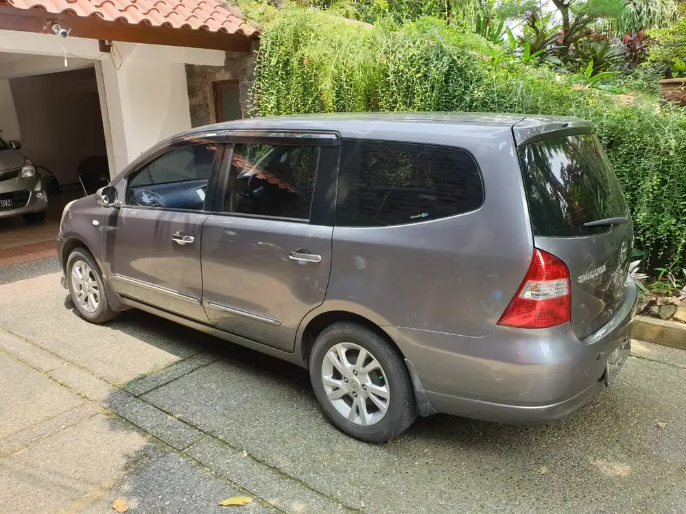 Nissan Grand livina 2013 Bensin