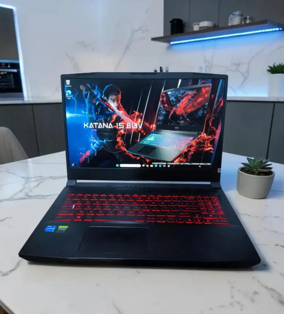 MSI KATANA GEN 11 RTX 3050 LIKE NEW
