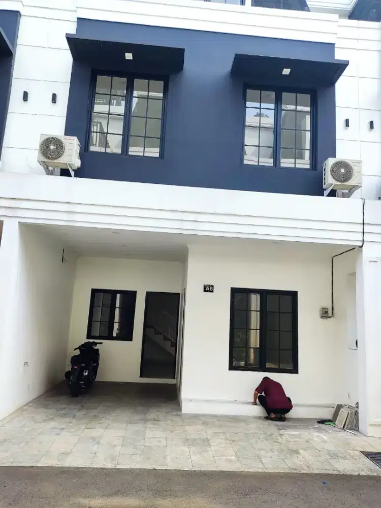 Dijual Cepat Rumah baru siap huni 3 lantai