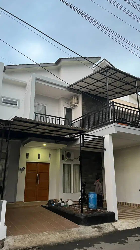 DISEWAKAN RUMAH CLUSTER DEPOK SEDAYU VILLAS 2 LANTAI 3KM 3KT