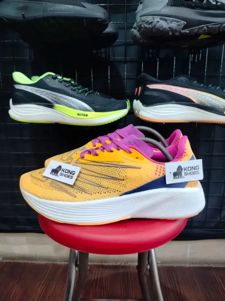 SEPATU NEW BALANCE FUEL CELL RC 3LTG