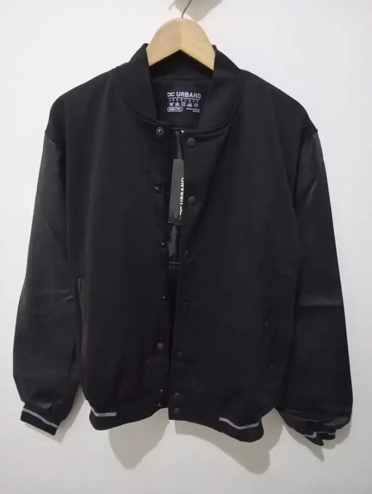 Jaket varsity polos baru