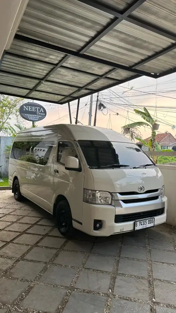 Toyota HIACE H200 Commuter 2024