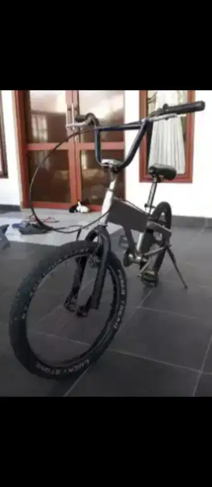 Sepeda BMX Mongoose bekas