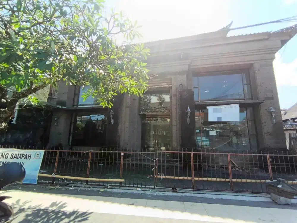 RUKO 3 LANTAI DISEWAKAN DI JL RAYA KUTA - LOKASI PREMIUM