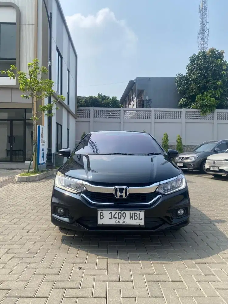 Honda City E 1.5 AT 2017 Sedan