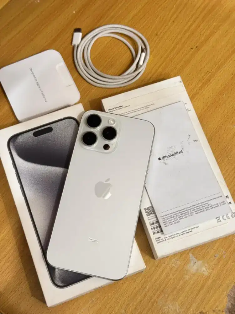 Iphone 15 promax 512 resmi iBox Kondisi sangat mulus