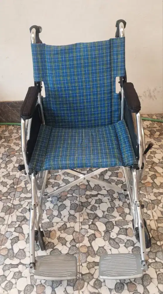 Kursi roda selaco