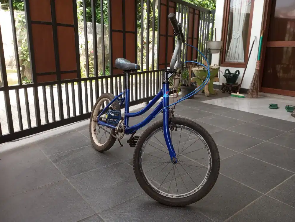 Di jual sepeda anak bekas