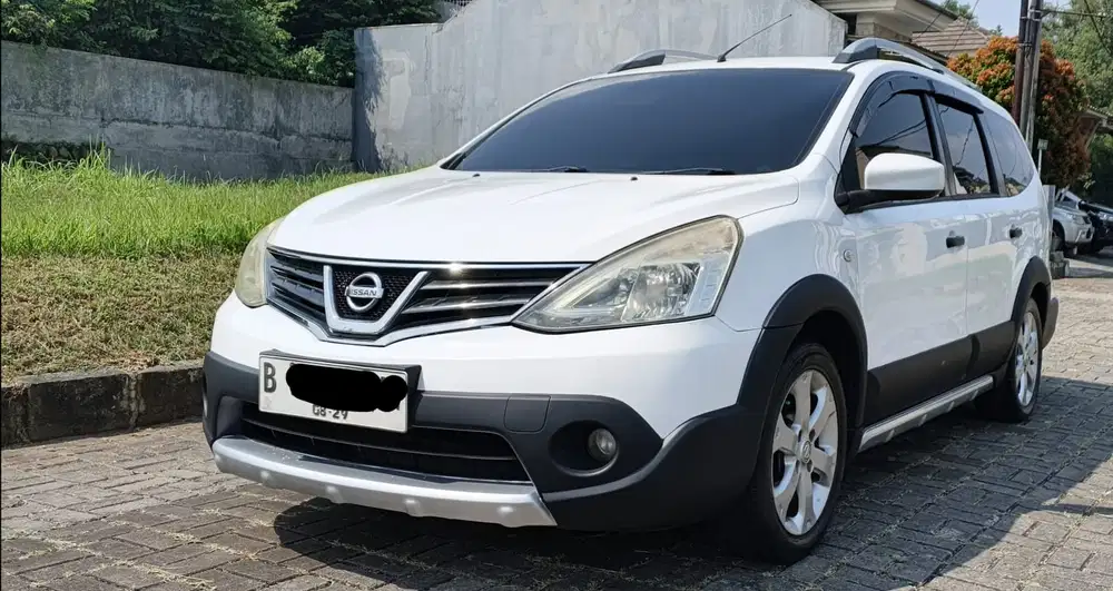 Nissan Grand livina 2015 Bensin