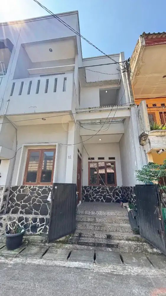 Rumah Dijual 3 Lantai
