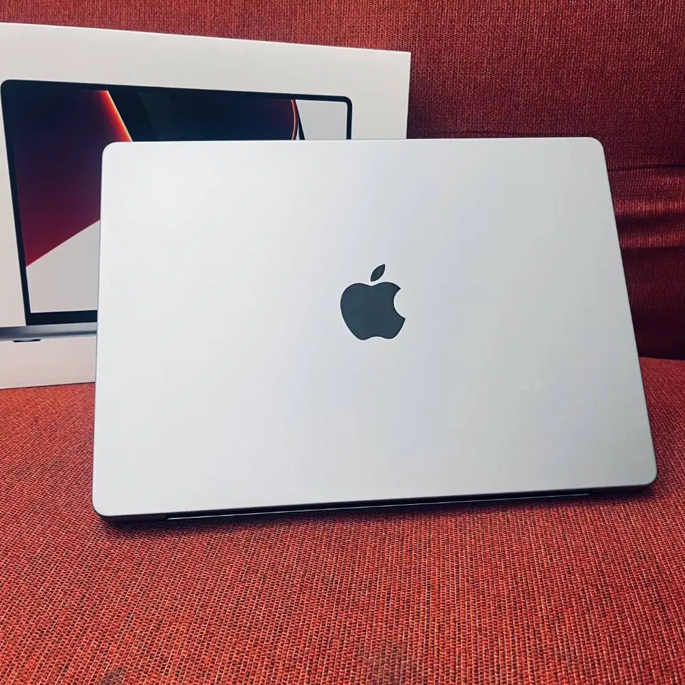 MacBook Pro 14 inch, M1 PRO 2021 RAM 16/1TB Fullset Garansi aktif