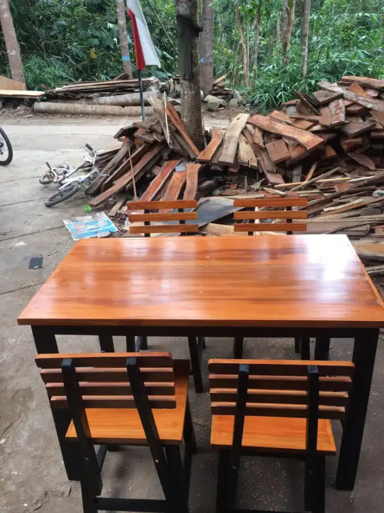 Set meja kursi warung makan