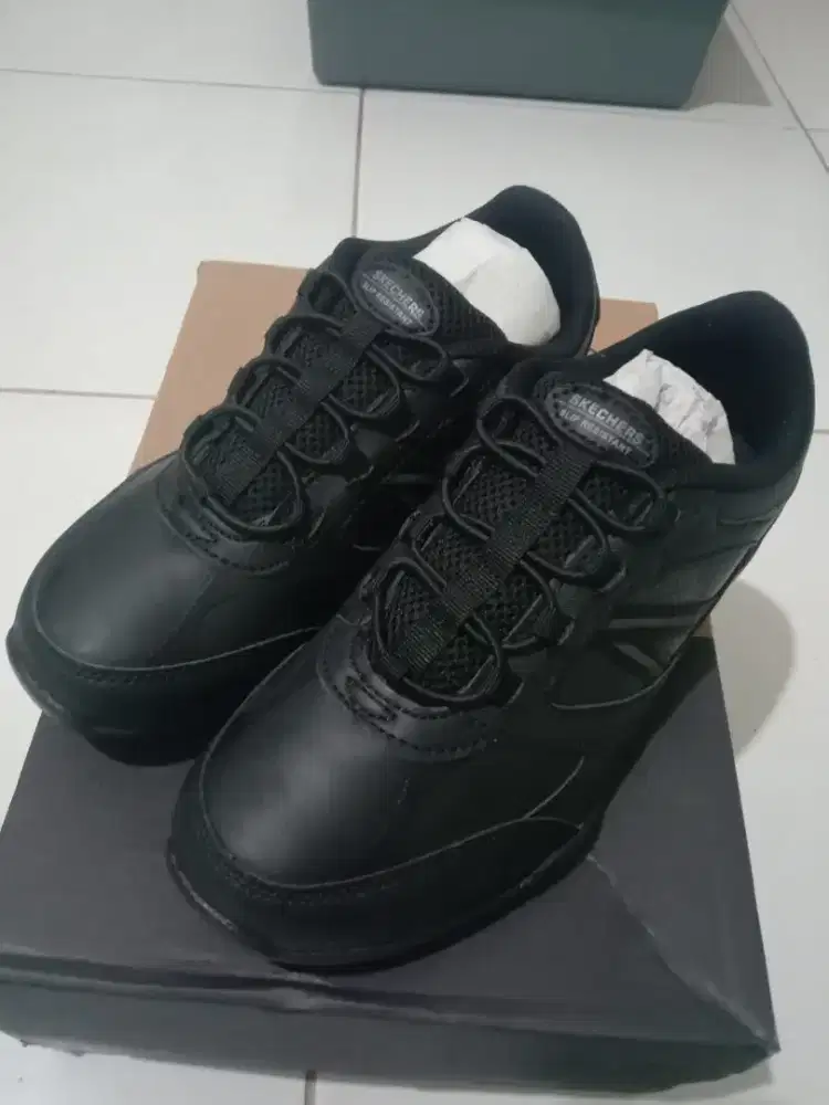 Sepatu anak sekolah umur 11th