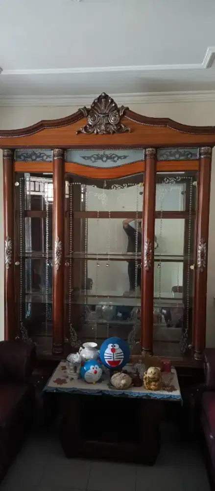 Lemari Kaca Lemari Pajangan 4 Pintu