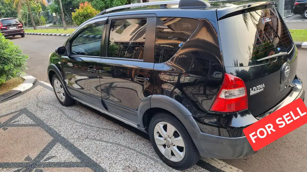 Nissan Livina 2011 Bensin