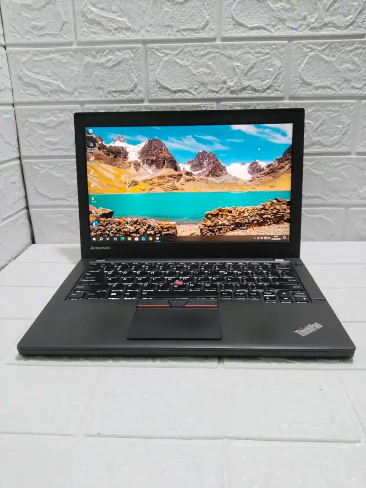 Lenovo X250 Core i5 Ram 8 GB SSD 128 GB Siap Pakai
