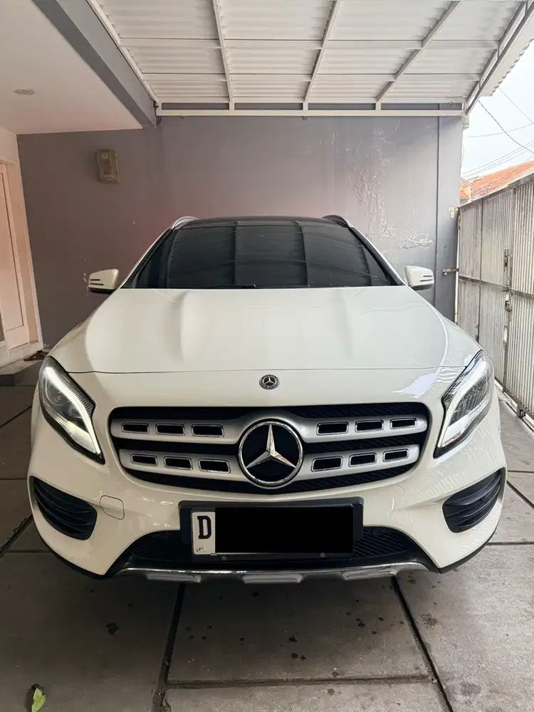Mercedes-Benz GLA200 AMG Line 2017