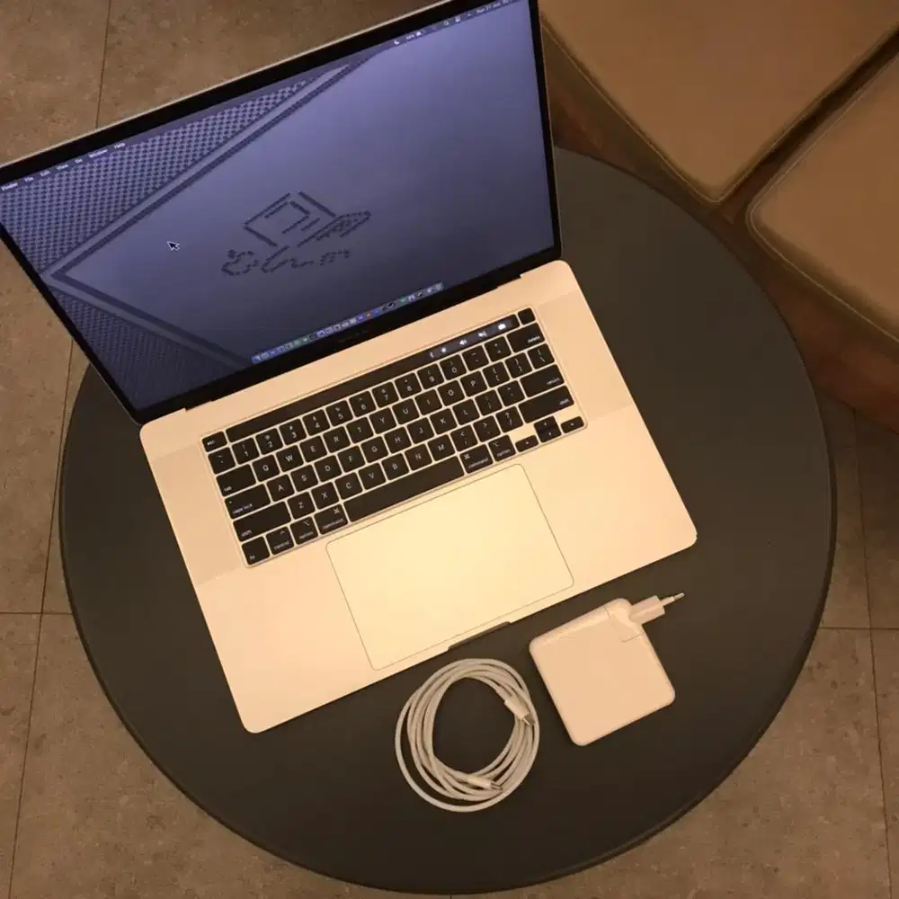 Macbook Pro 16 ibox 512GB Dual VGA Like New