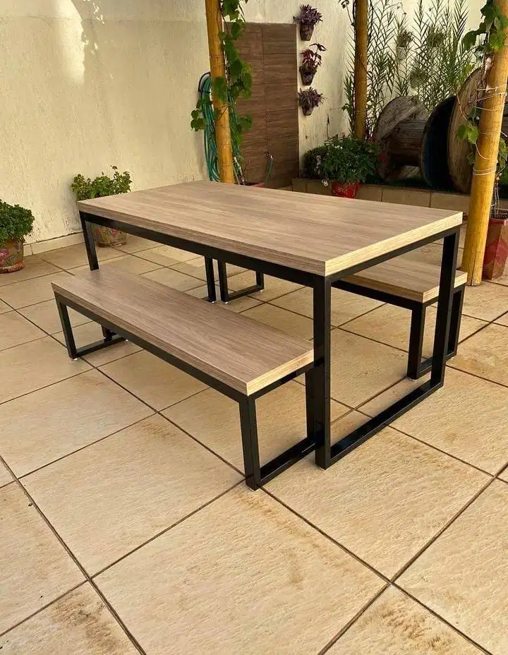 Desain Meja Cafe Minimalis Modern untuk Indoor ataupun Outdoor
