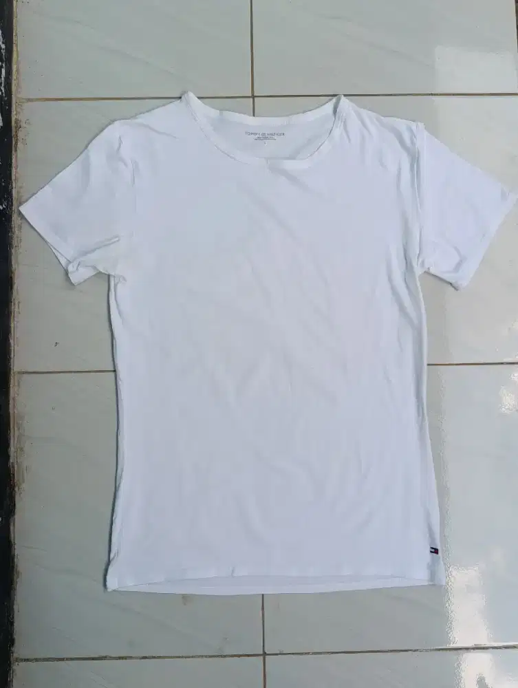 Kaos polos tommy Hilfiger original