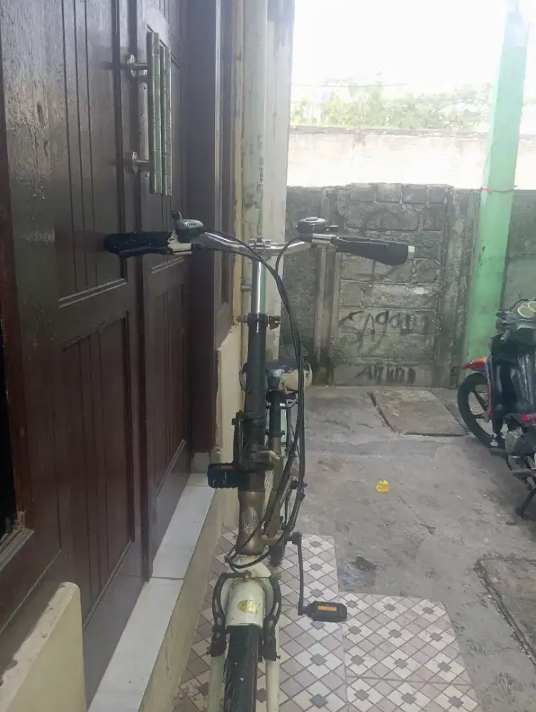 Di jual sepeda lipat merek Pohonix