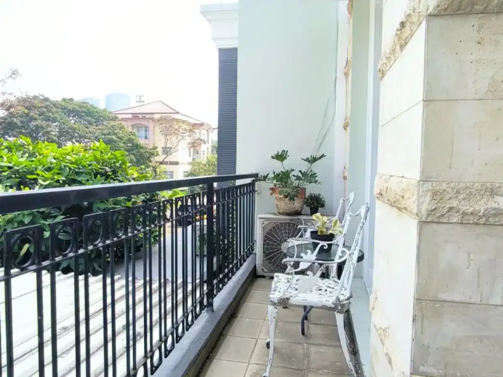 DIJUAL Rumah 3 lantai Rapih Terawat di Cluster Sutera Olivia Alam Sutera, Tangerang Selatan