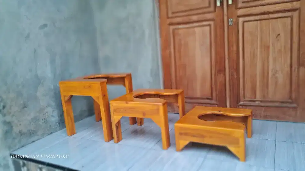 KURSI TOILET KURSI LANSIA