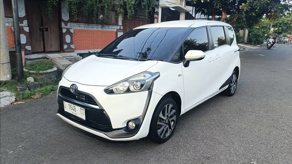 Sienta 1.5 V Automatic 2017 Low Km