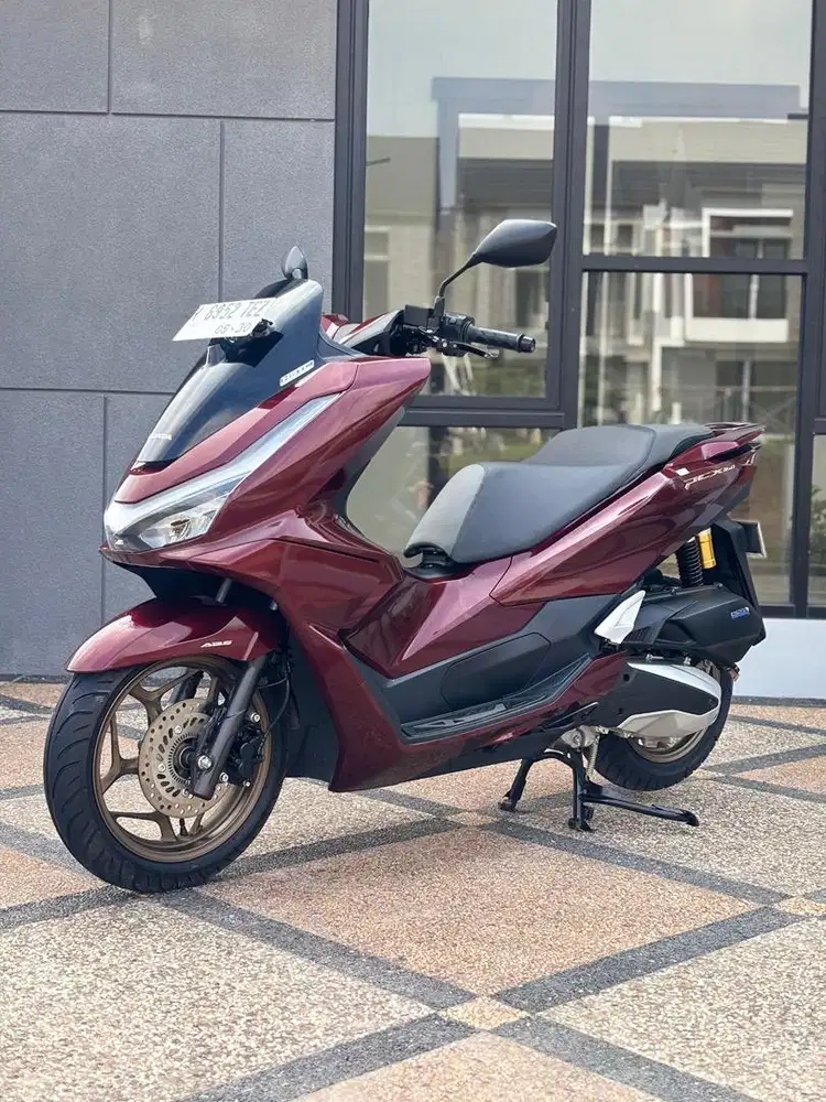 Honda PCX 160 ABS Roadsync thn 2025 Burgundy Odo 1rb Like New Koko Mtr