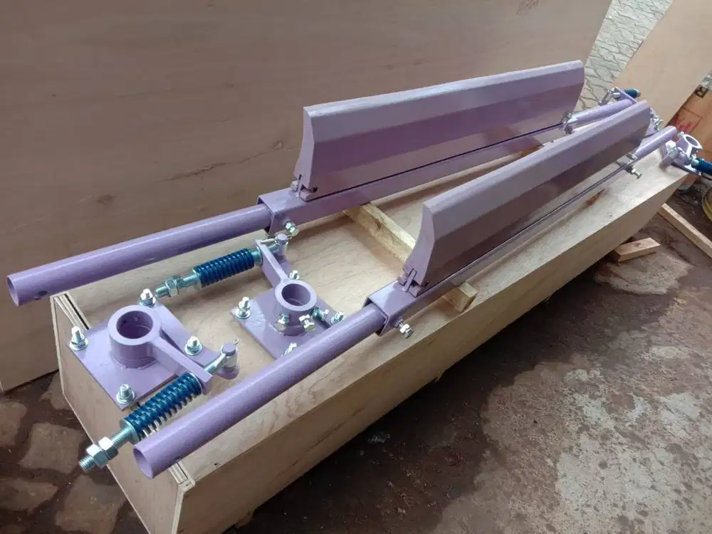 Belt Cleaner Conveyor Primary & Secondary