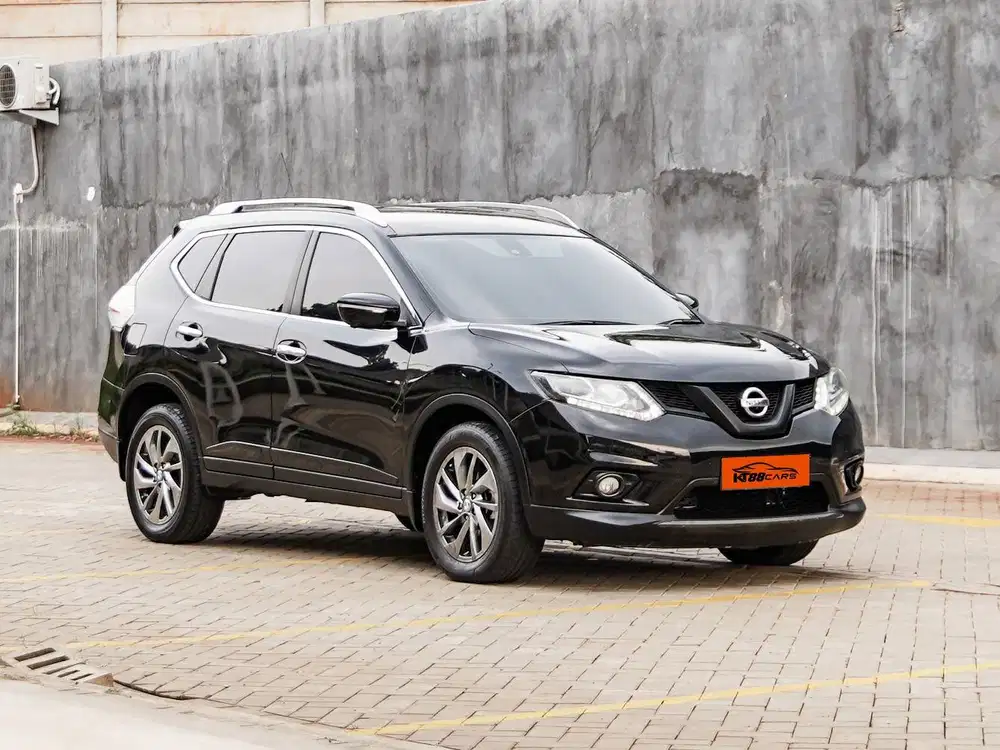 Xtrail 2.5 AT Hitam 2015