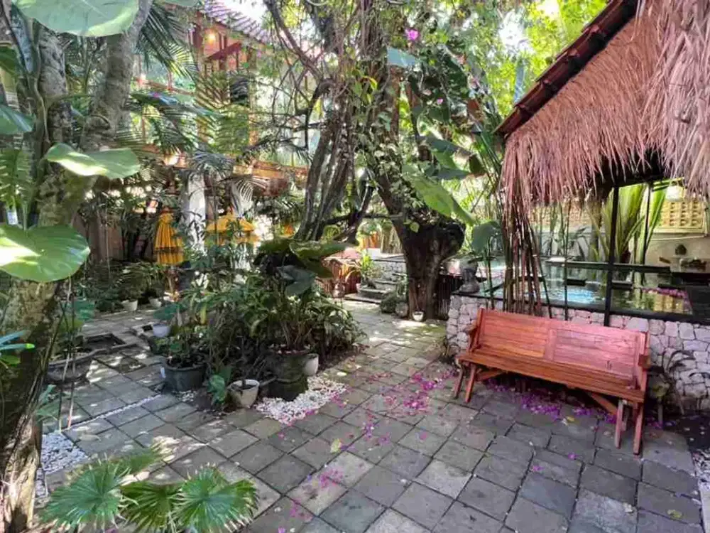 High-Occupancy 6-Bedroom Villa in Seminyak's Pink Zone