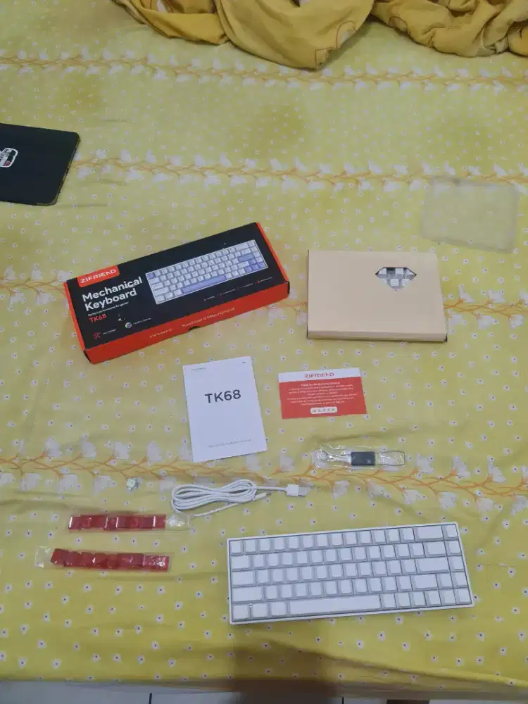 Keyboard Zifriend TK68 + Keycaps Abstract