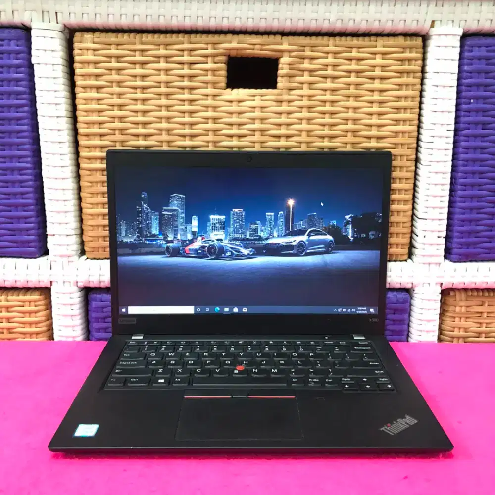 Laptop Lenovo Thinkpad X390
Bahan Semi rubber warna hitam DOP