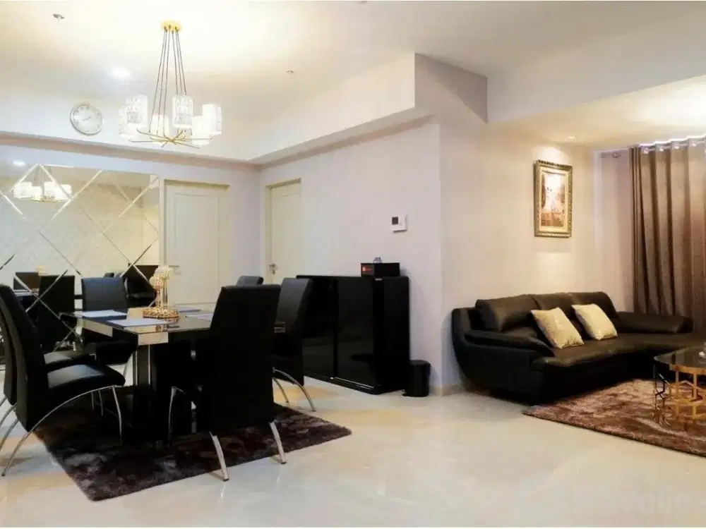 APARTEMEN THE PEAK Lokasi Tengah kota, Full Furnish