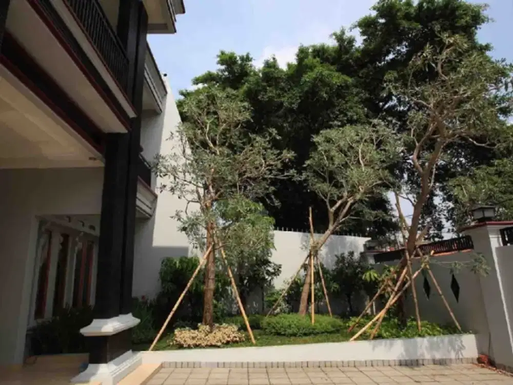 Rumah Ada Lift Di  Kebon Jeruk