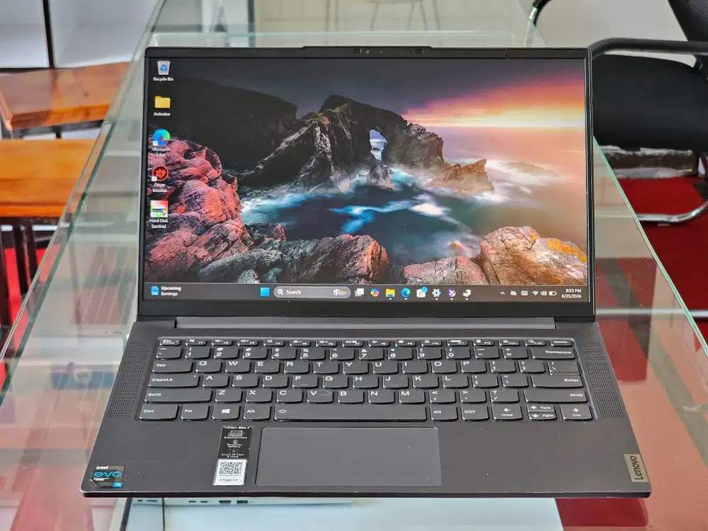 Lenovo Yoga slim 7 intel Evo core i5 Gen 11 Ram 8 GB SSD 512 GB Layar